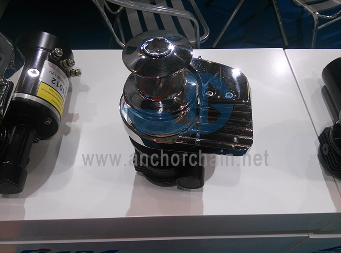 ဒေါင်လိုက် Windlass